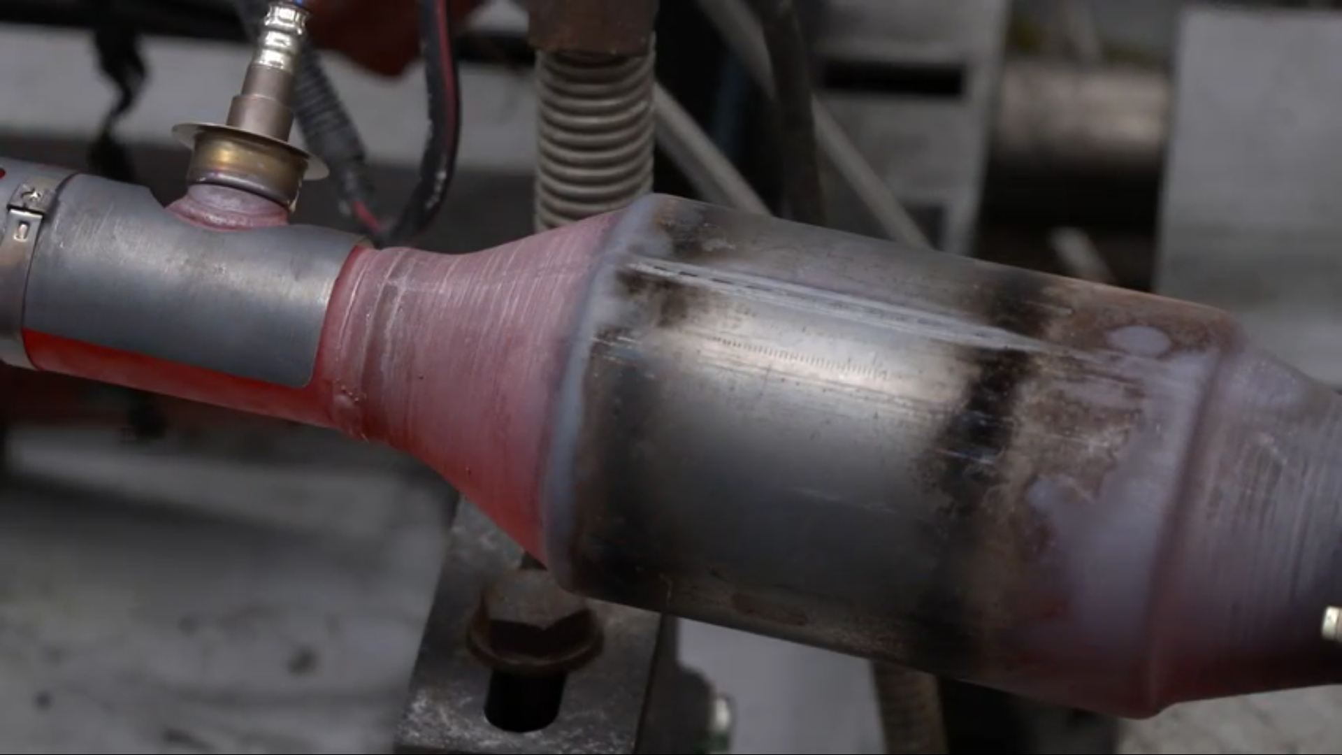 Nissan showed on video how the engine gets hot during a road trip