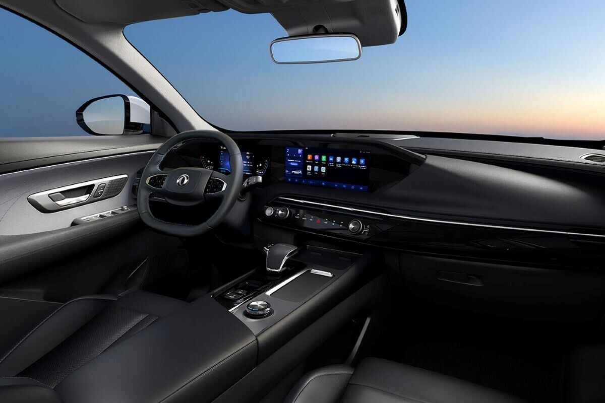 Sales of updated Dongfeng Huge crossovers have started in Belarus