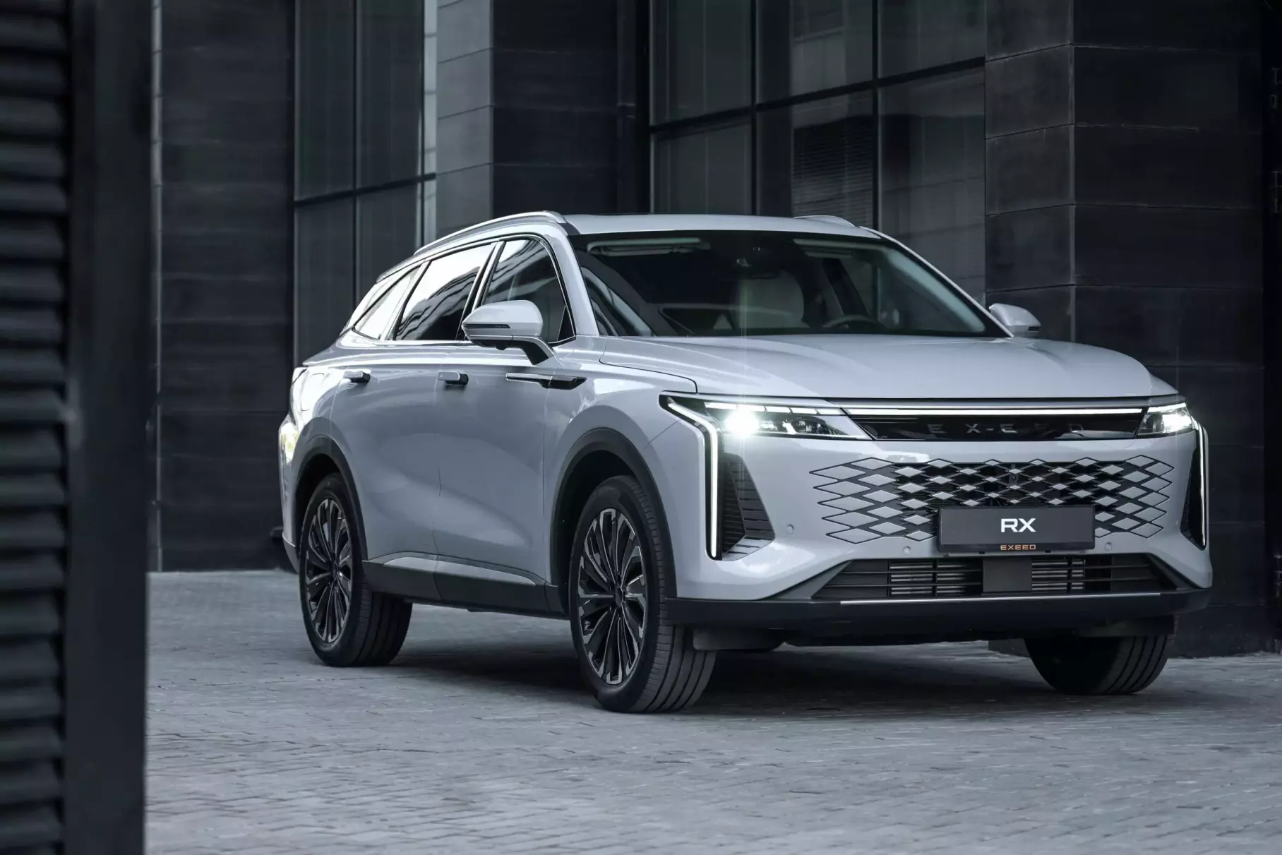 Shot: Exeed cars disable safety systems without warning while driving