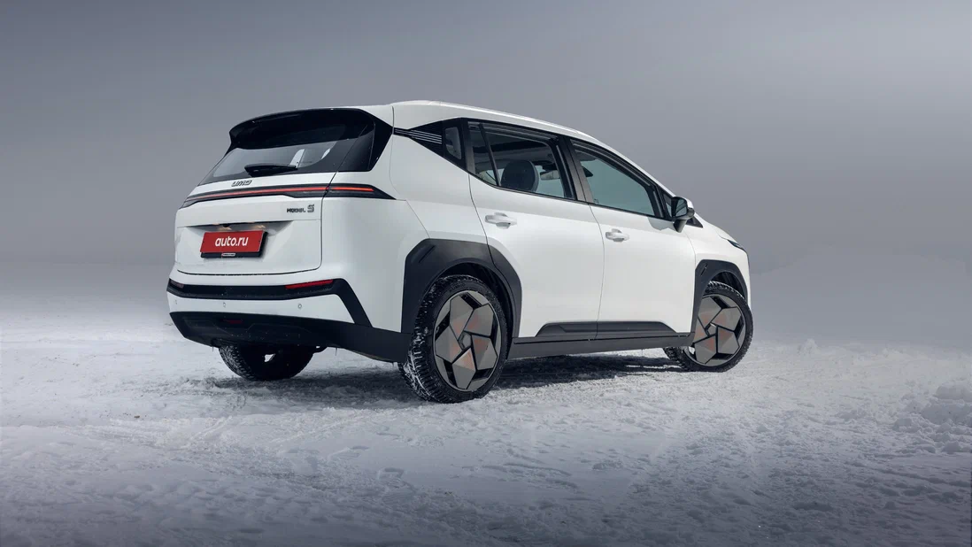 The Moskvich automobile plant began production of a new model UMO 5