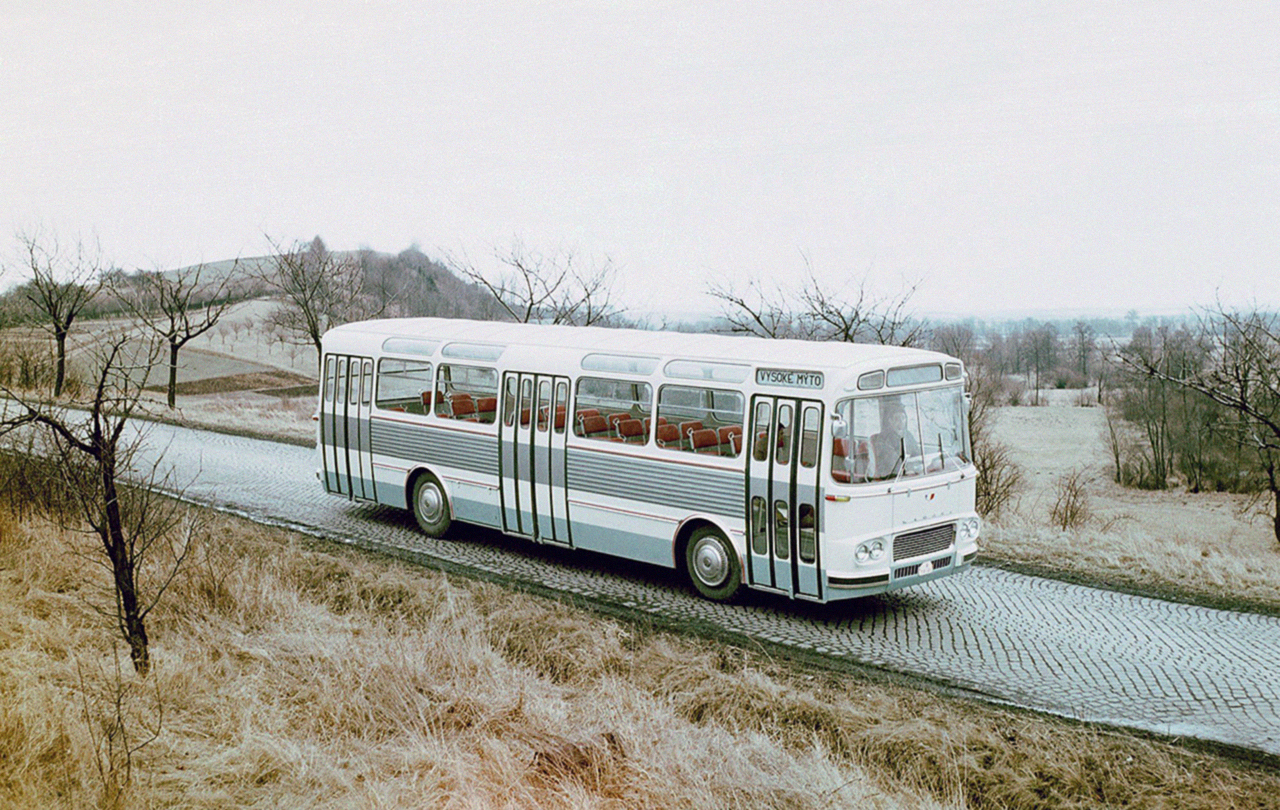 A Czechoslovakian bus purchased by Sheremetyevo will be restored in Russia
