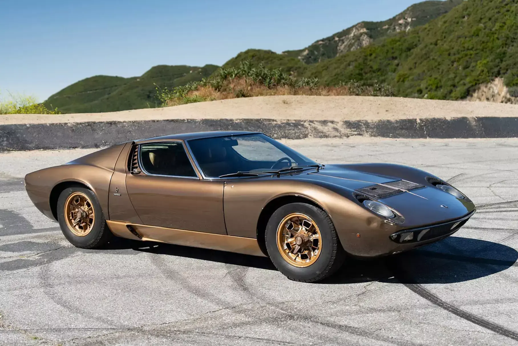 A rare Lamborghini Miura supercar is being sold in Moscow for 223 million rubles