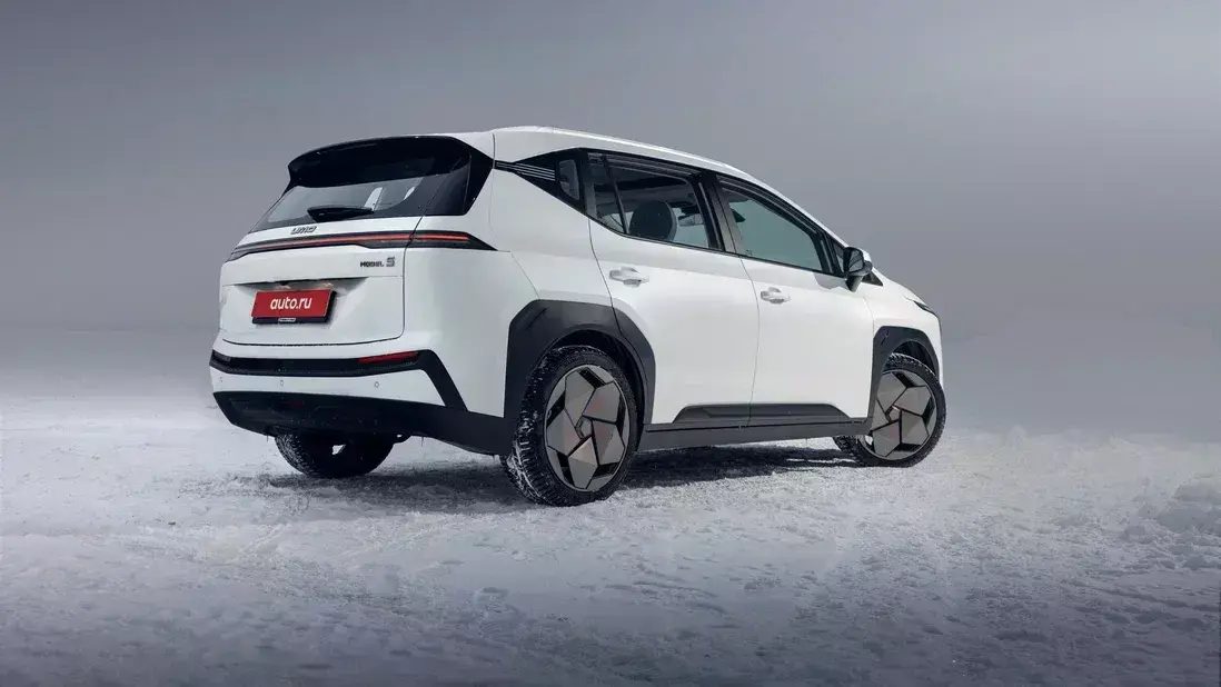 Auto expert Kovalev: the UMO 5 electric crossover was created specifically for taxi fleets