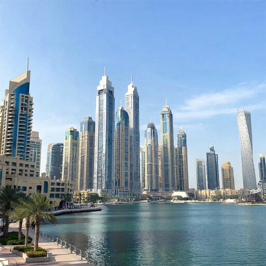 Auto expert Tselikov: shelling in the UAE and Iran has brought down the import of cars to the Russian Federation