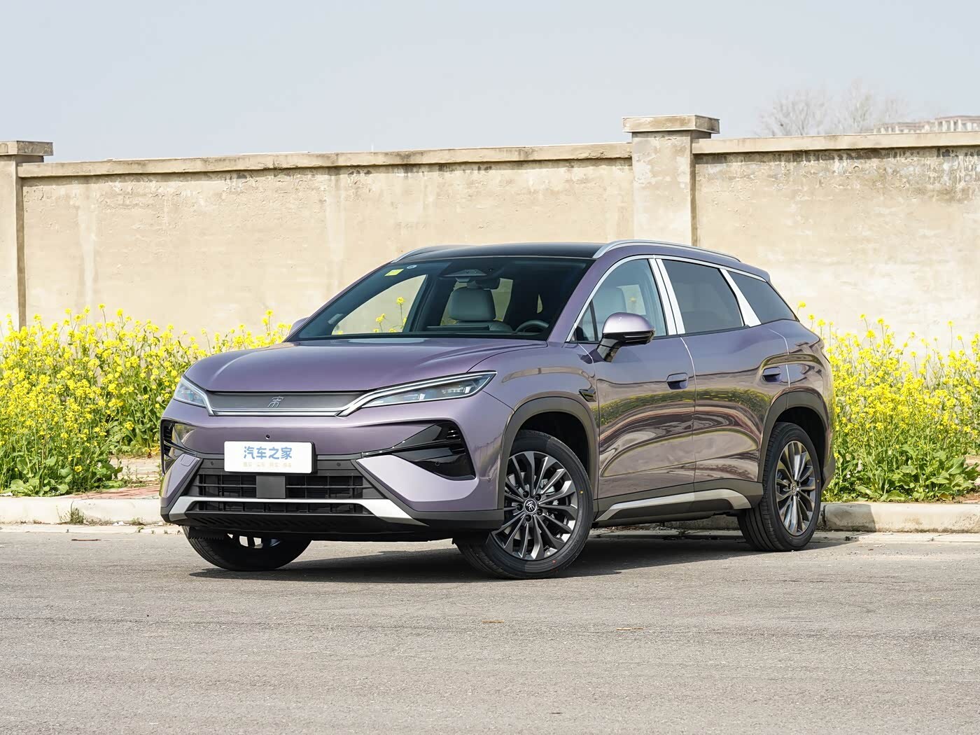 BYD began selling an electric car that charges in 9 minutes