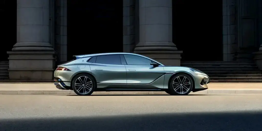 BYD introduced an electric car with a range of 1036 km