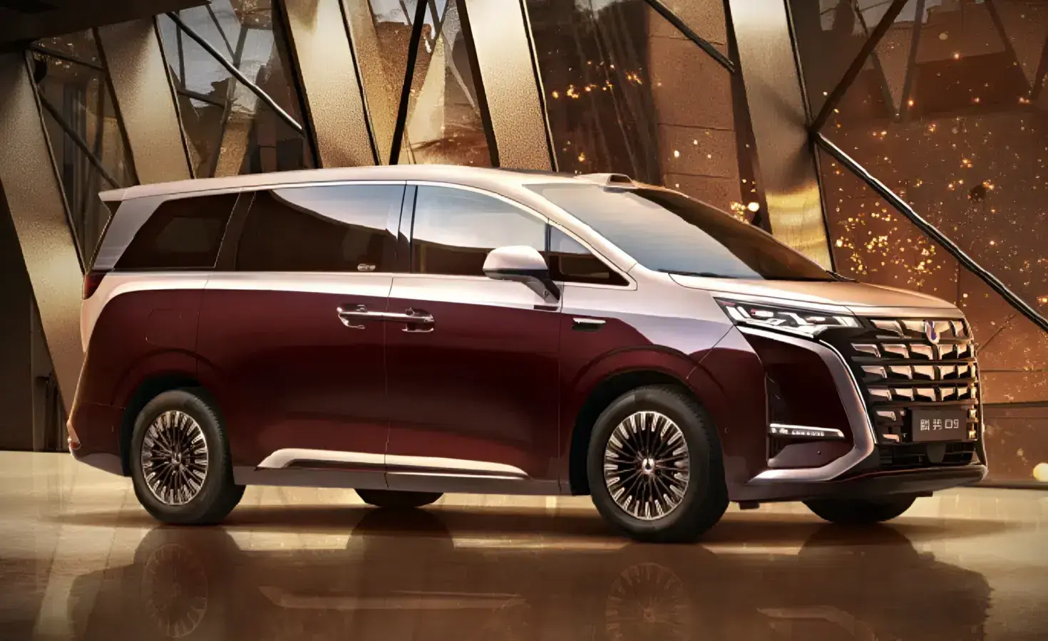 China presented an updated minivan Denza D9, which charges in 5 minutes