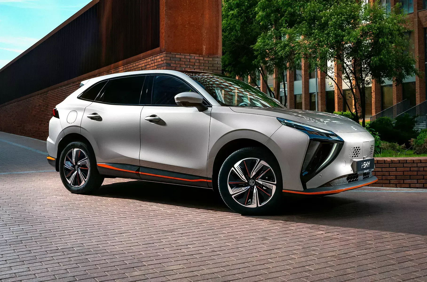 Evolute will present the updated i-Sky crossover in Russia