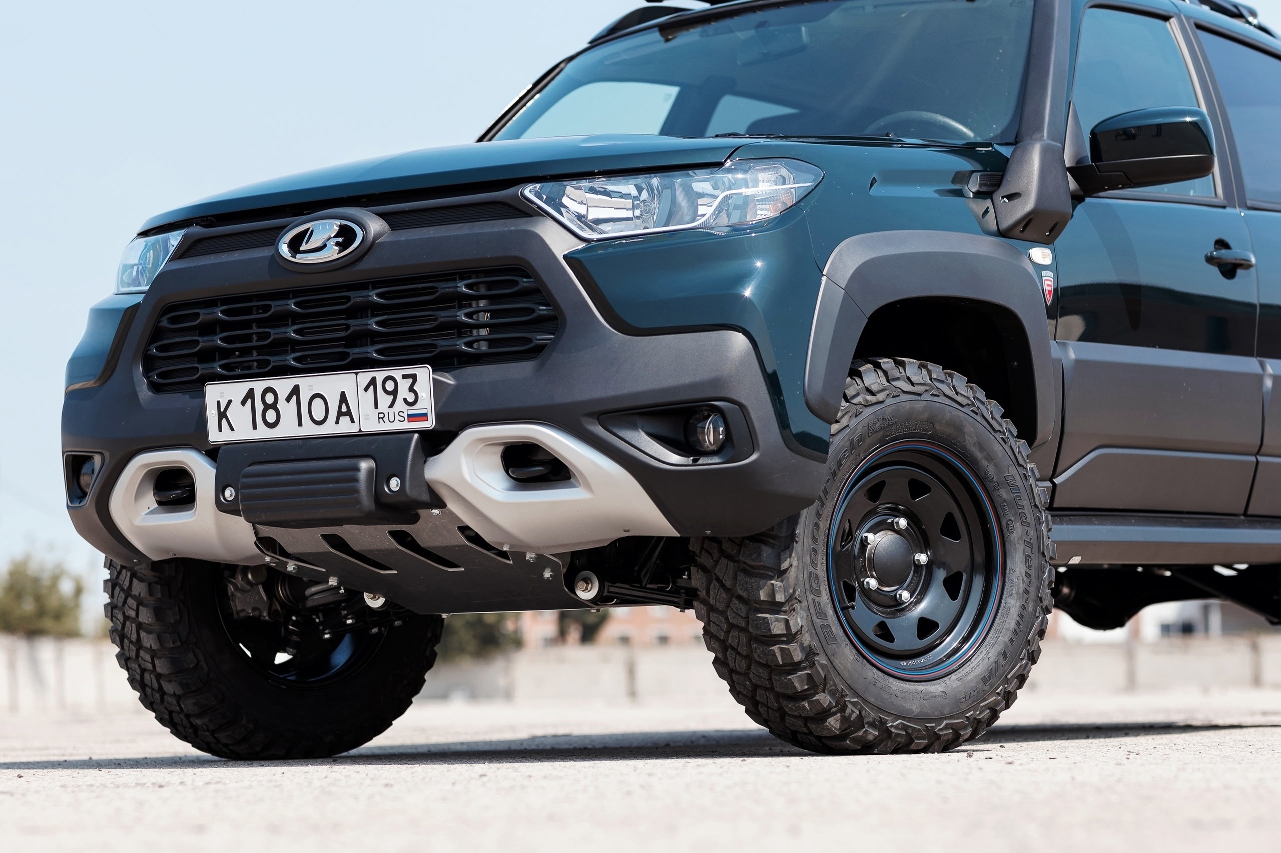 F-Design presented a body kit for Lada Niva Travel