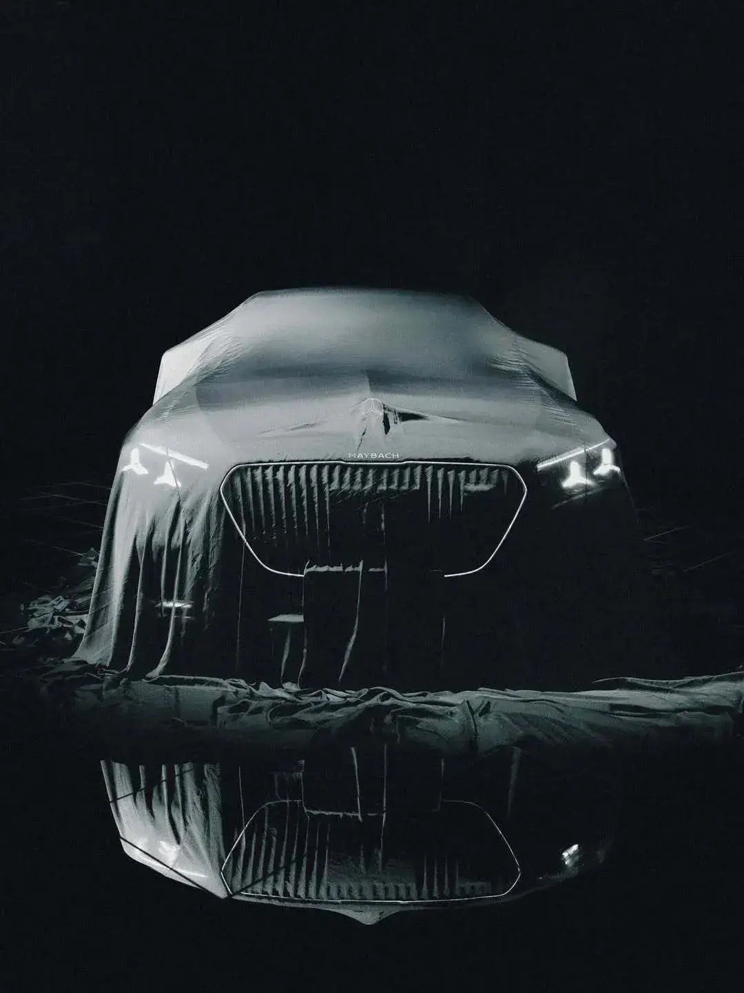 Mercedes-Maybach has declassified the luxury version of the S-Class with luminous logos and a new engine