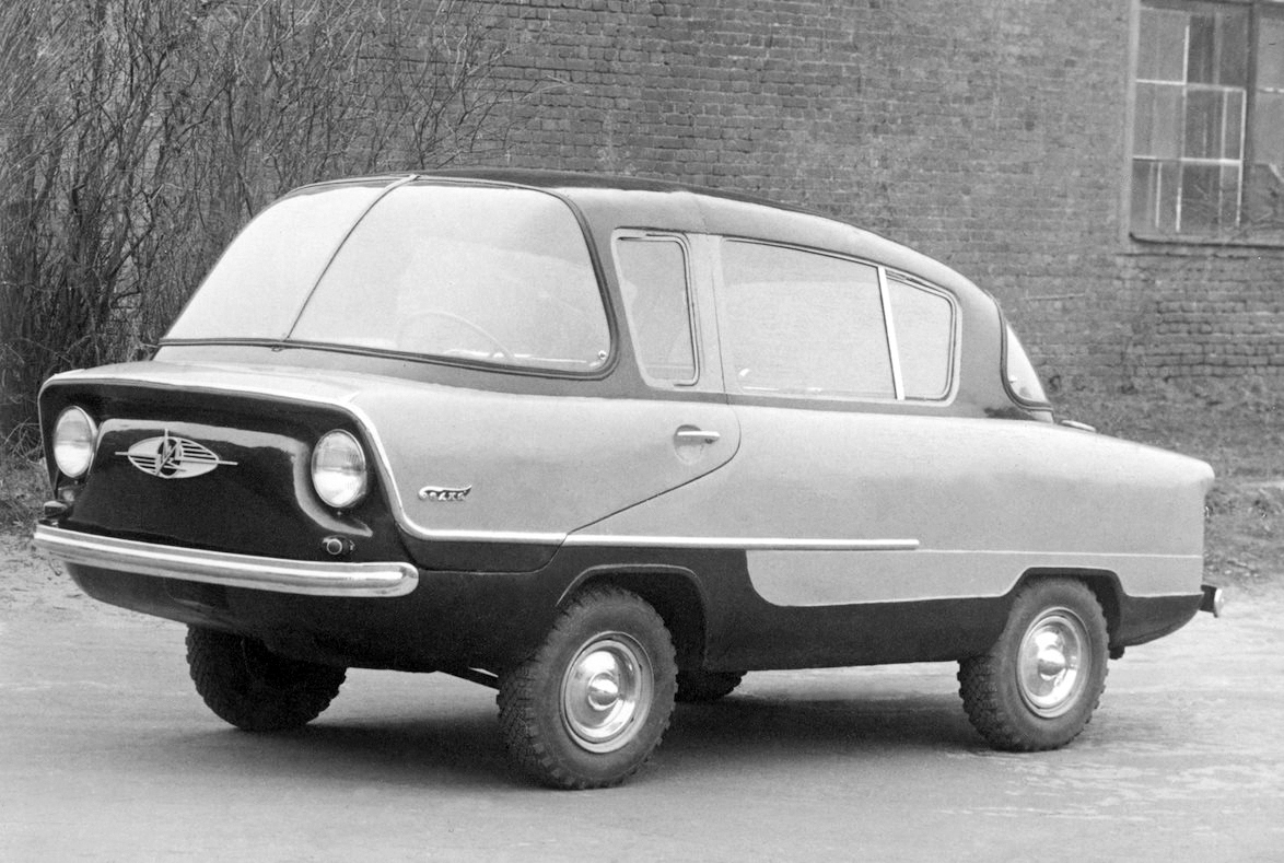 NAMI: the first prototype of the Soviet microvan "Squirrel" made by the gypsies