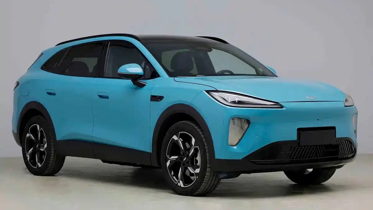 Sales of the Fulwin T9L hybrid crossover with a power reserve of 2 thousand kilometers have begun in China.