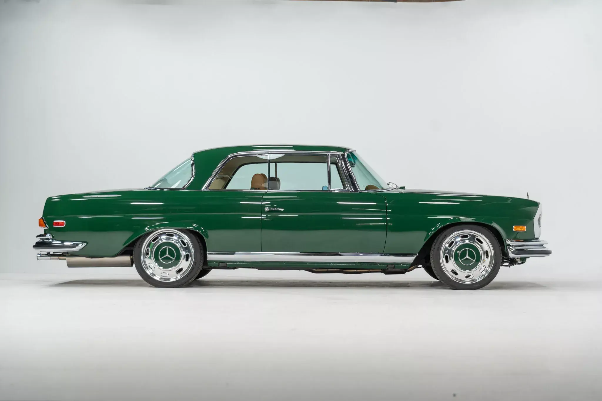 The restored Mercedes-Benz 280SE received an AMG V8 engine and a price tag of half a million dollars.