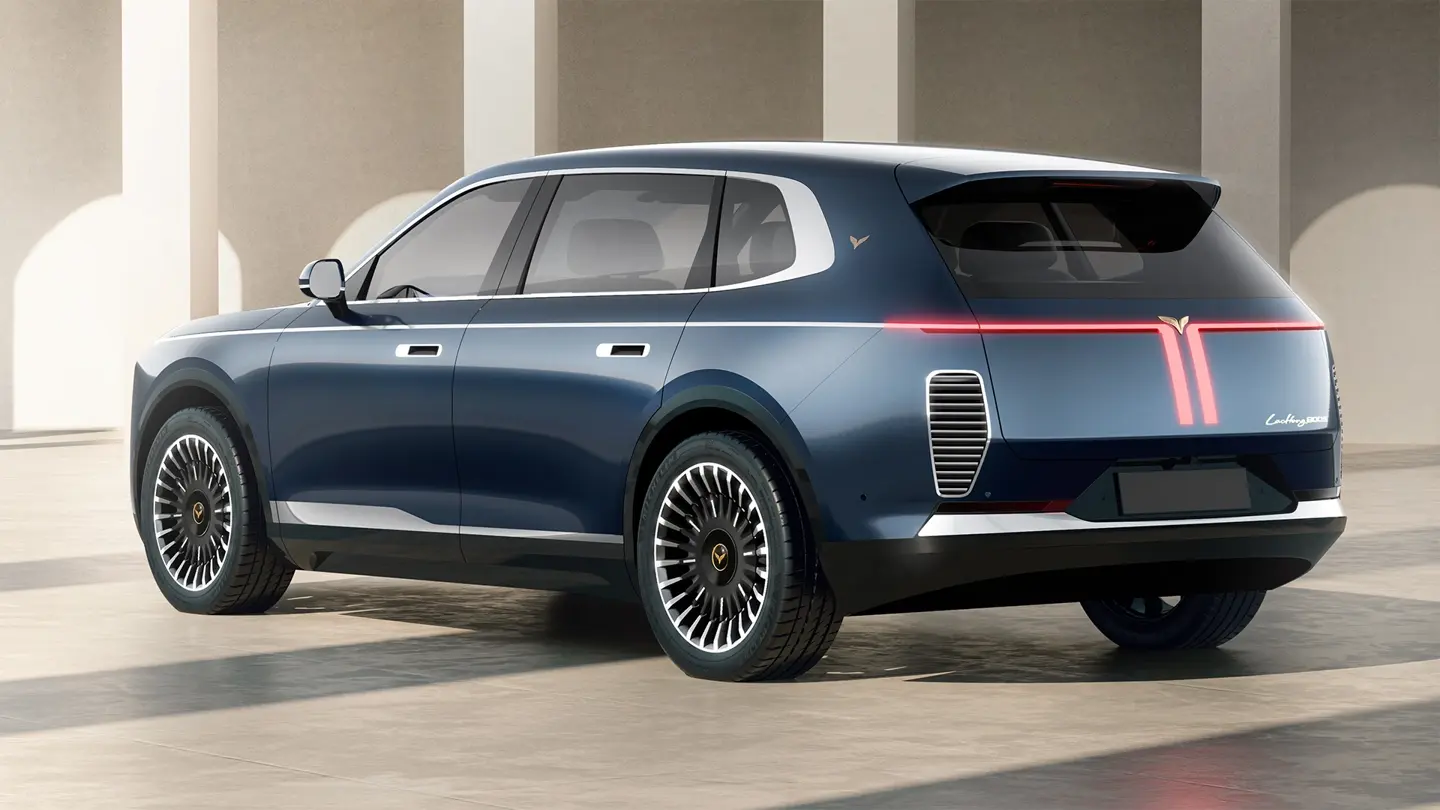 VinFast presented the premium car brand Lac Hong and two flagship models