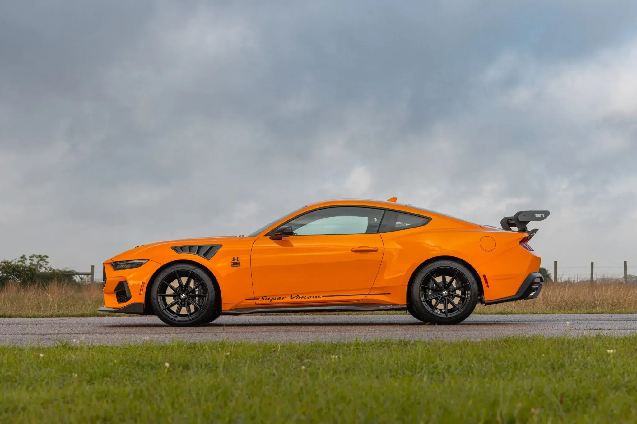 Atelier Hennessey presented an 850-horsepower version of the iconic Ford Mustang coupe