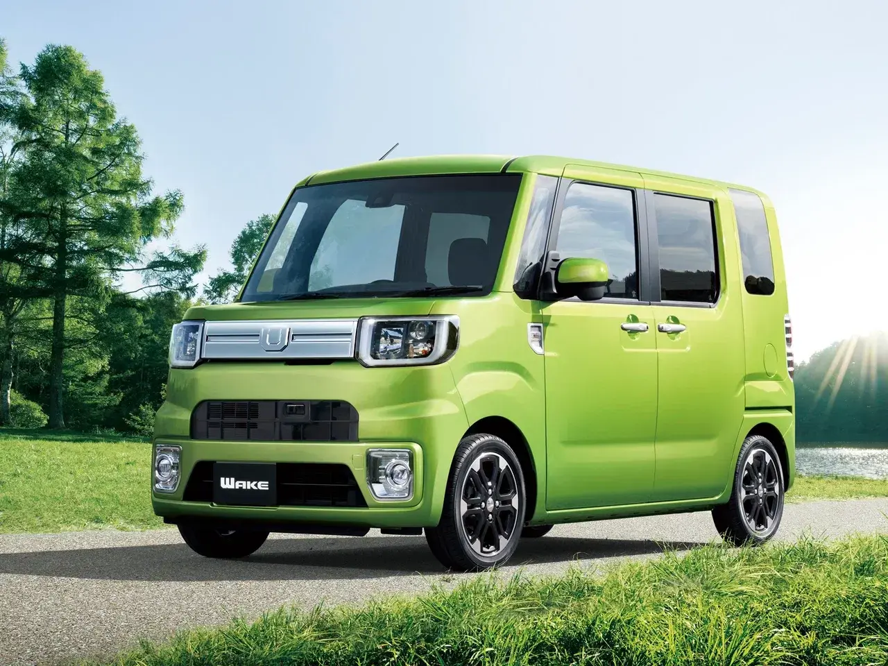 Auto expert Vinogradov listed 7 disadvantages of the Daihatsu Wake kei car