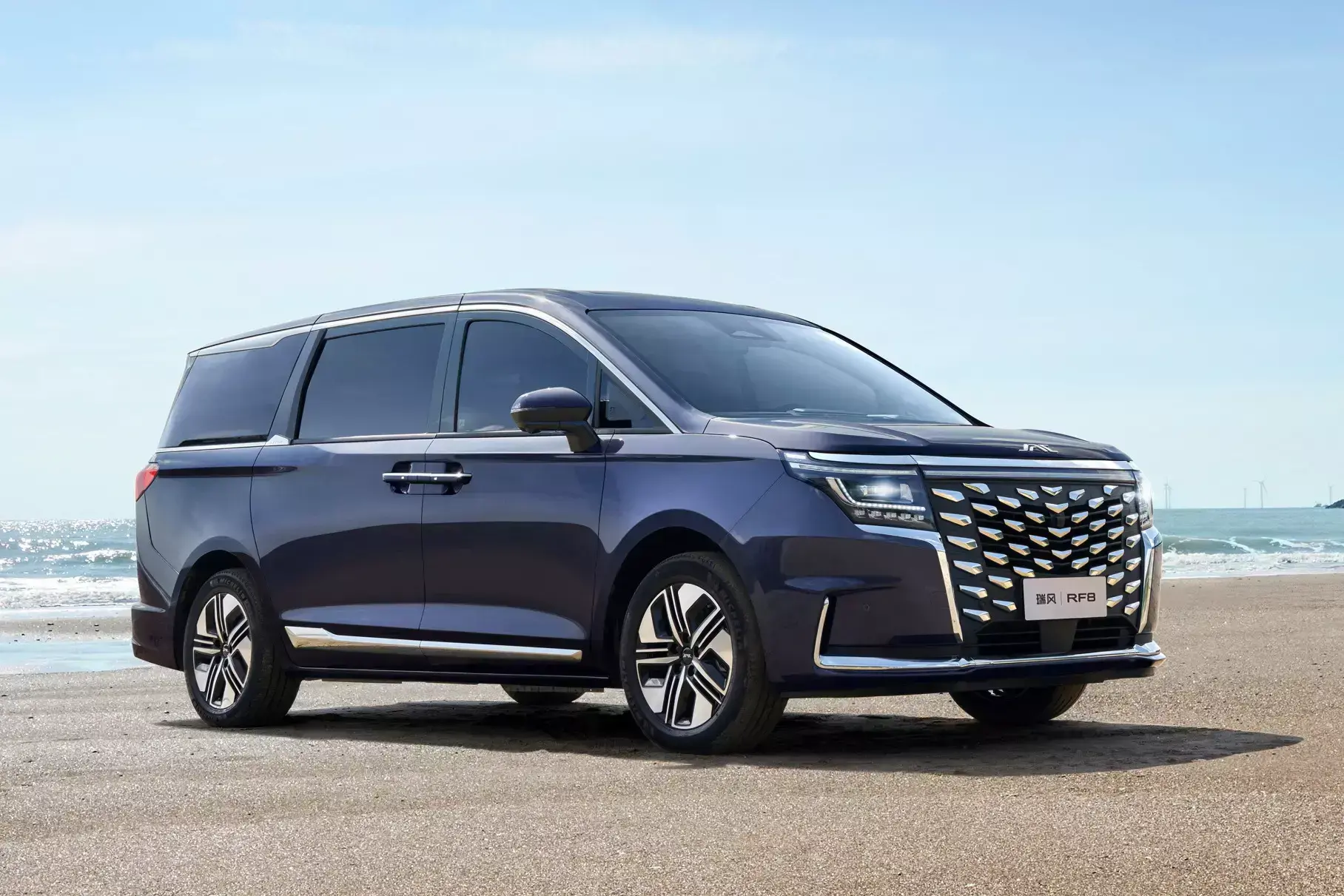 Auto expert Vinogradov listed 7 shortcomings of the JAC RF8 minivan