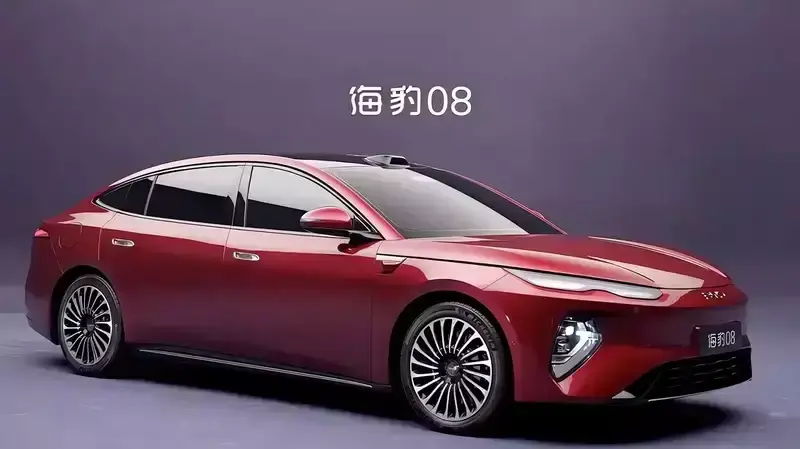 BYD will show the Seal 08 sedan with rear wheel steering in Beijing
