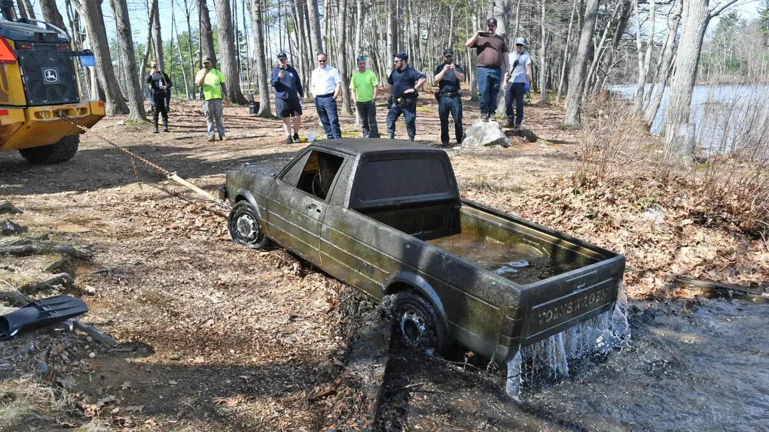 In the USA, a fisherman found a car in a pond that was stolen new in 1982
