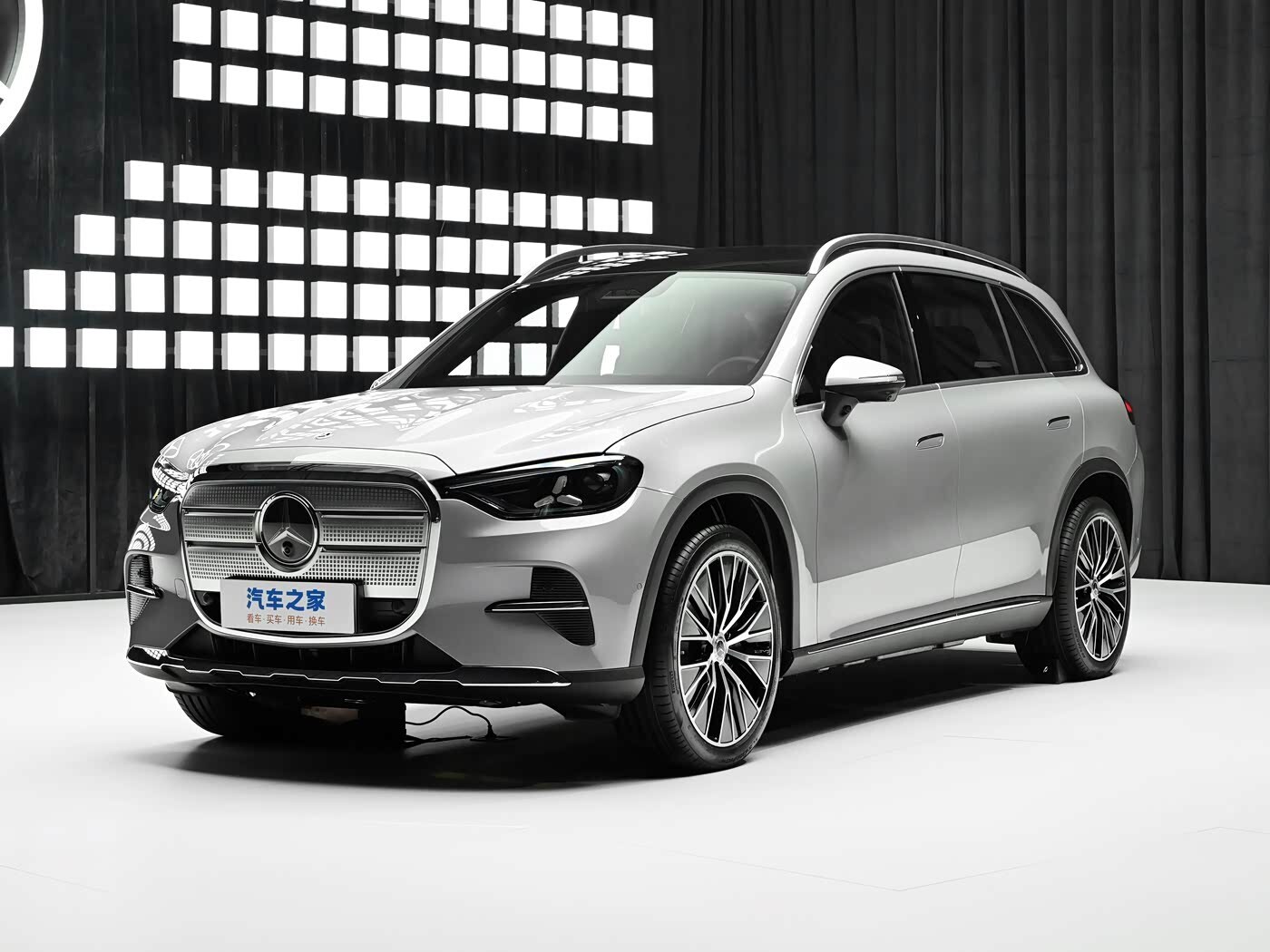 Mercedes-Benz has lengthened the new GLC crossover for China