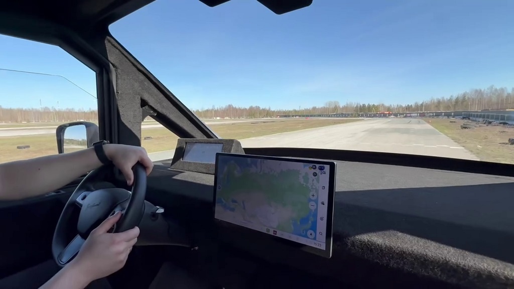 Motor published a photo of the interior of the Russo-Balt F200 van