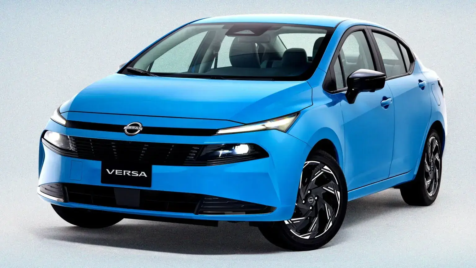 Nissan will release a cheap sedan to replace the Versa