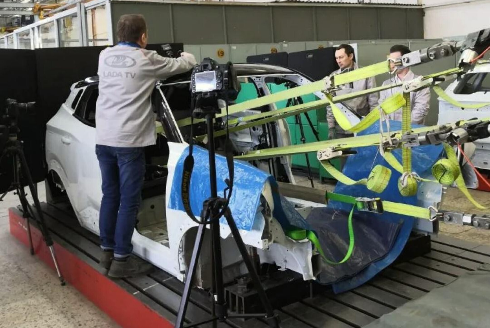 The Lada Azimut crossover has passed factory safety tests