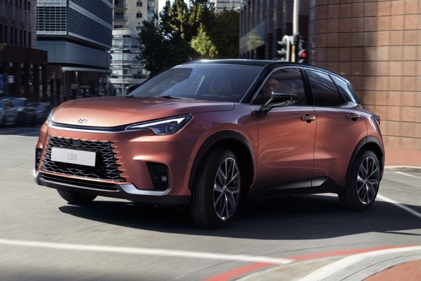 Toyota received a patent for selling Lexus LX in Russia