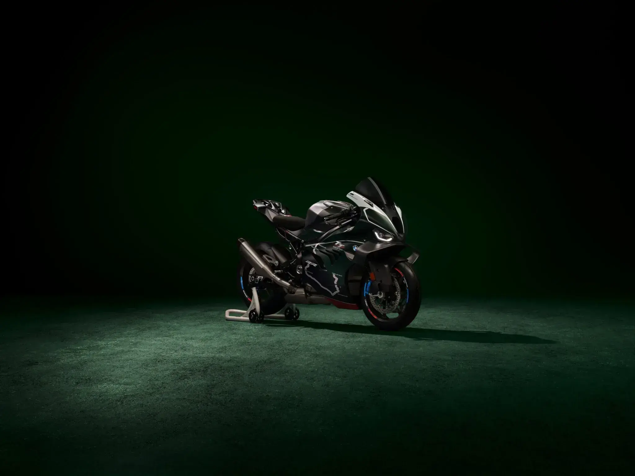 A BMW motorcycle worth 4.2 million rubles was decorated with maps of the famous race
