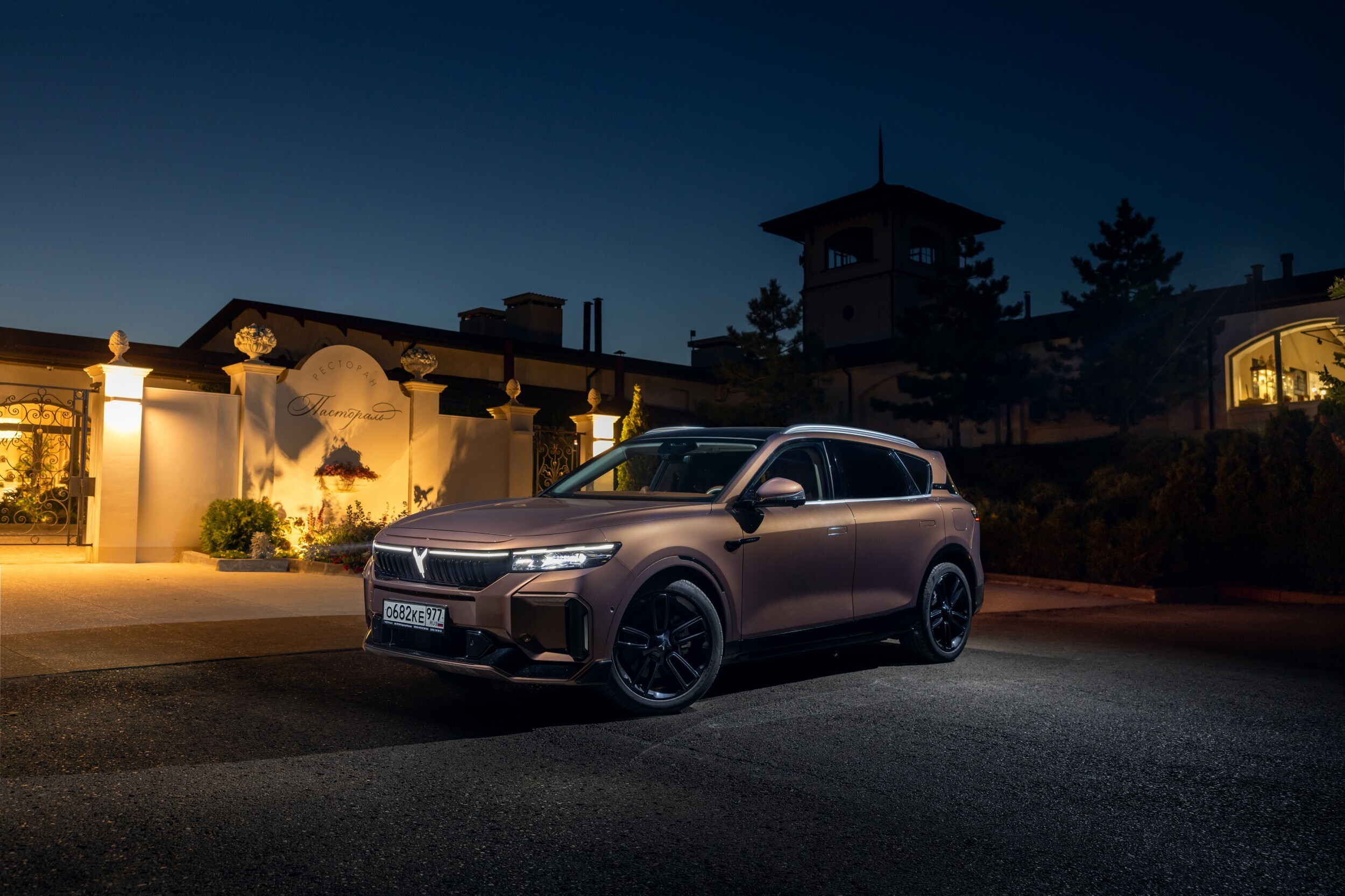 Analyst Tselikov noticed a surge in demand for Chinese hybrid cars