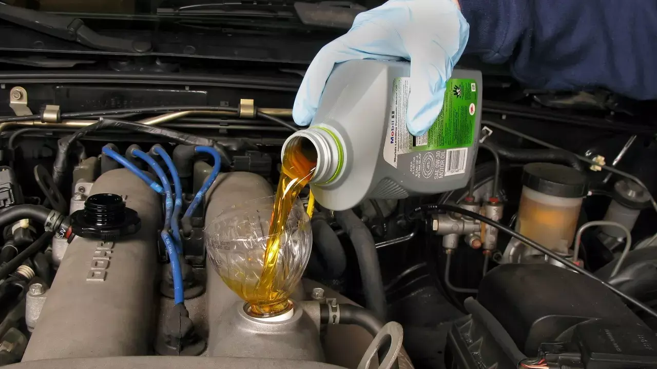 “Avtodom” has declassified the top 5 reasons for oil burning in modern engines