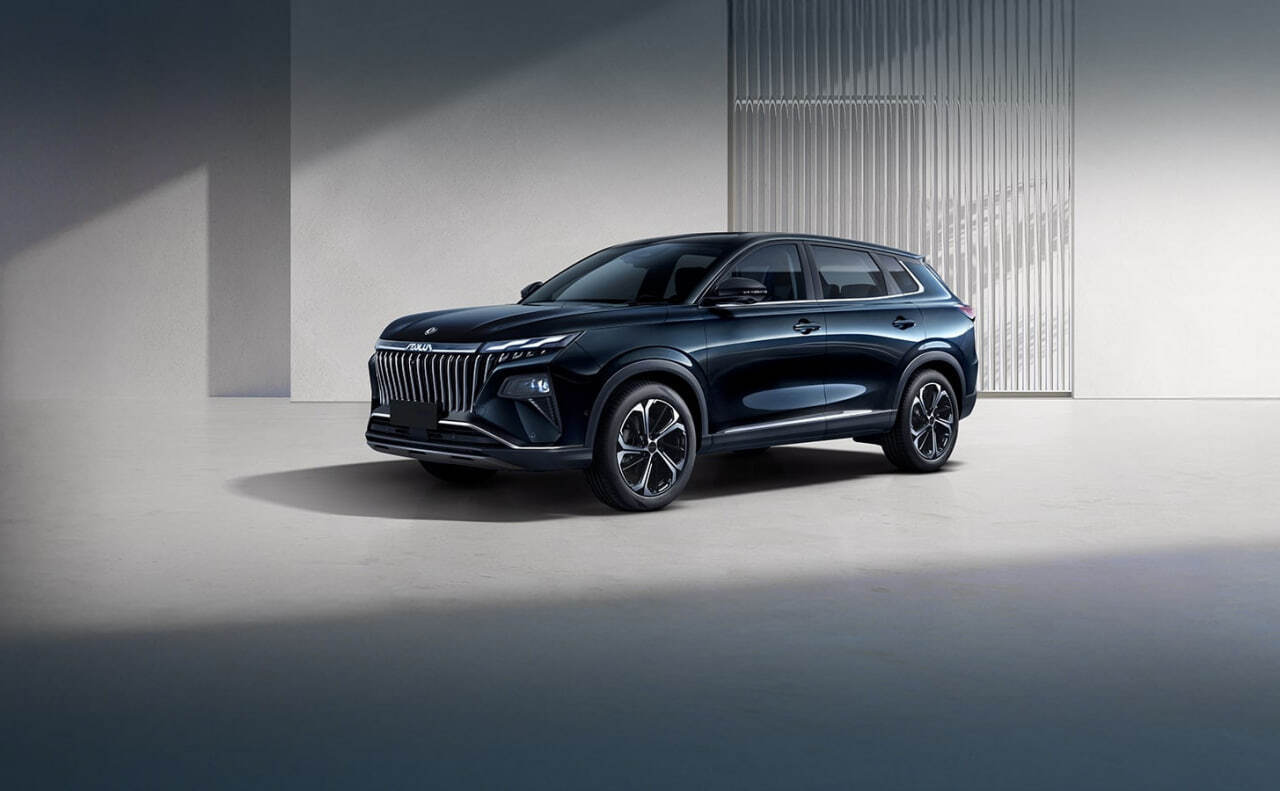 Behind the Wheel: Geely Atlas crushes Dongfeng Huge in a comparative test