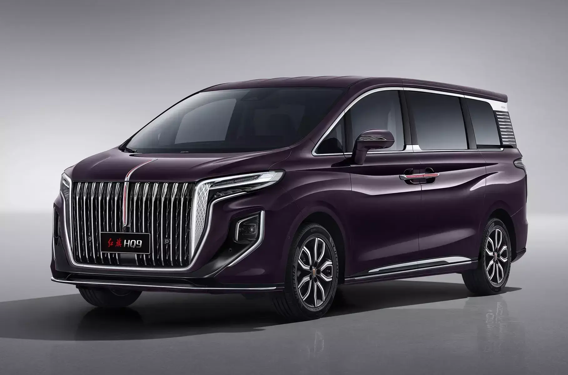 “Behind the wheel” criticized the quality of the Hongqi HQ9 minivan for 8.5 million rubles