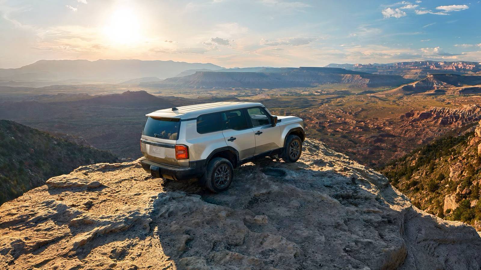 Topspeed listed 10 SUVs that won't break down after 300 thousand kilometers
