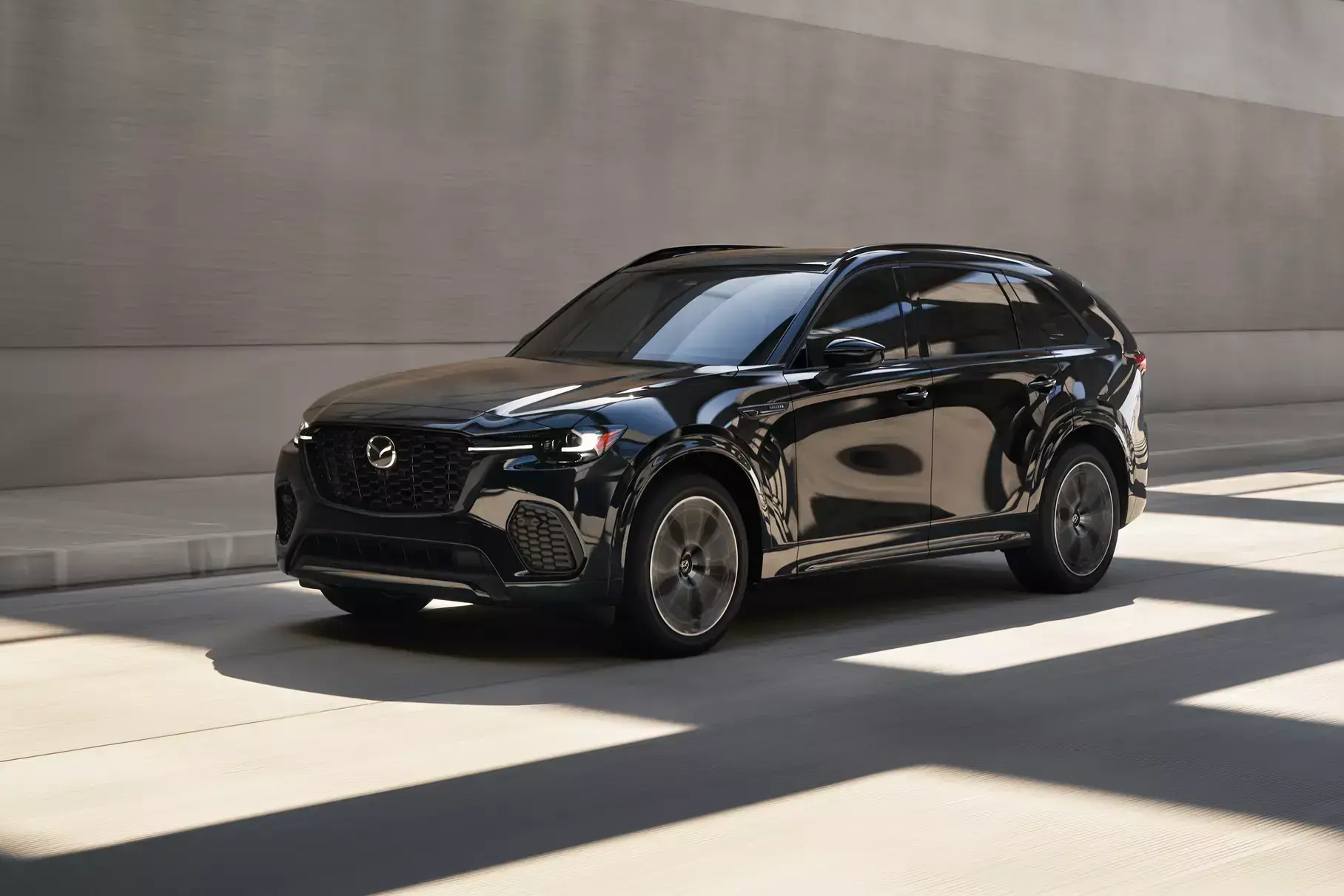 Topspeed lists 12 large SUVs with the lowest fuel consumption