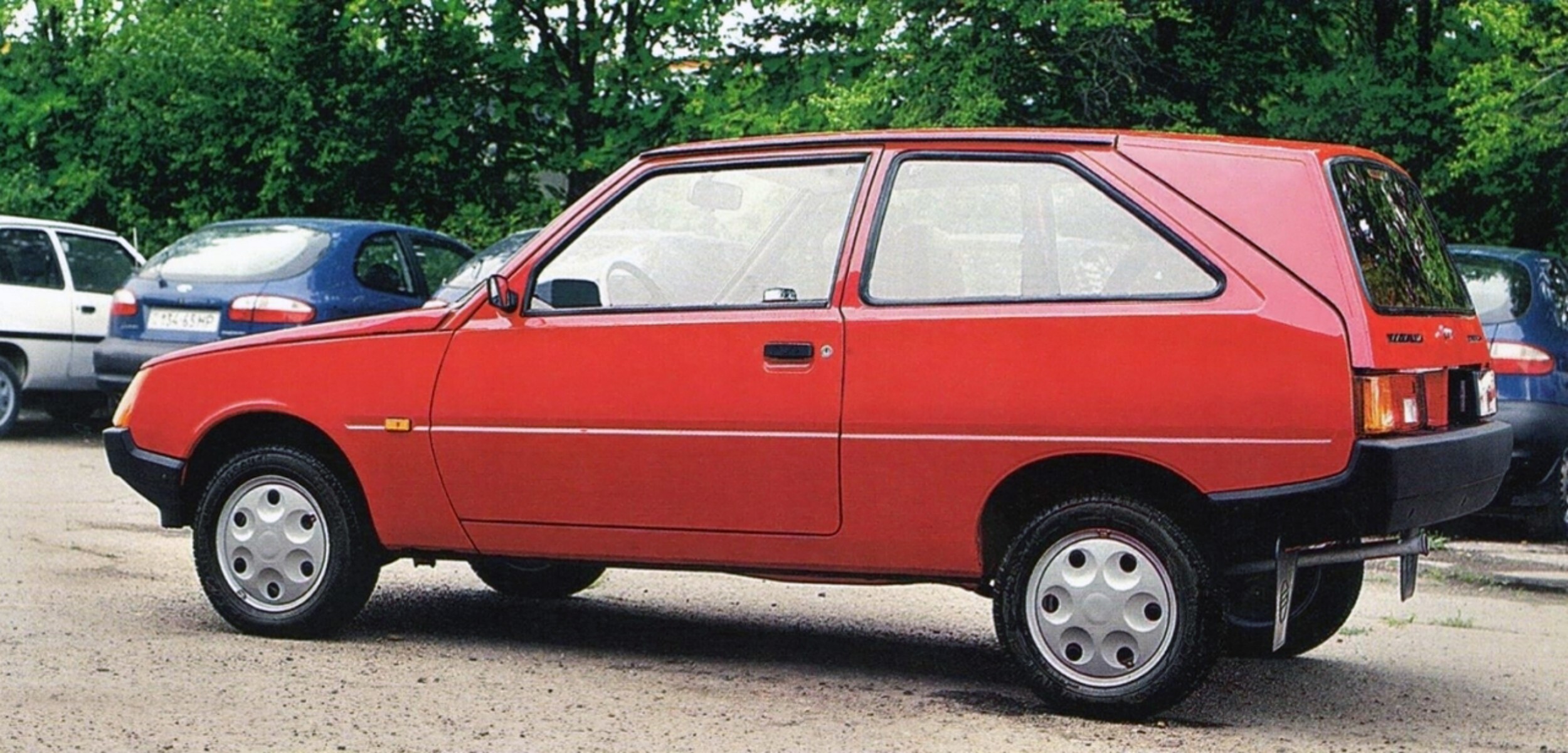 A Tavria with a special cargo-passenger body was put up for sale in Simferopol