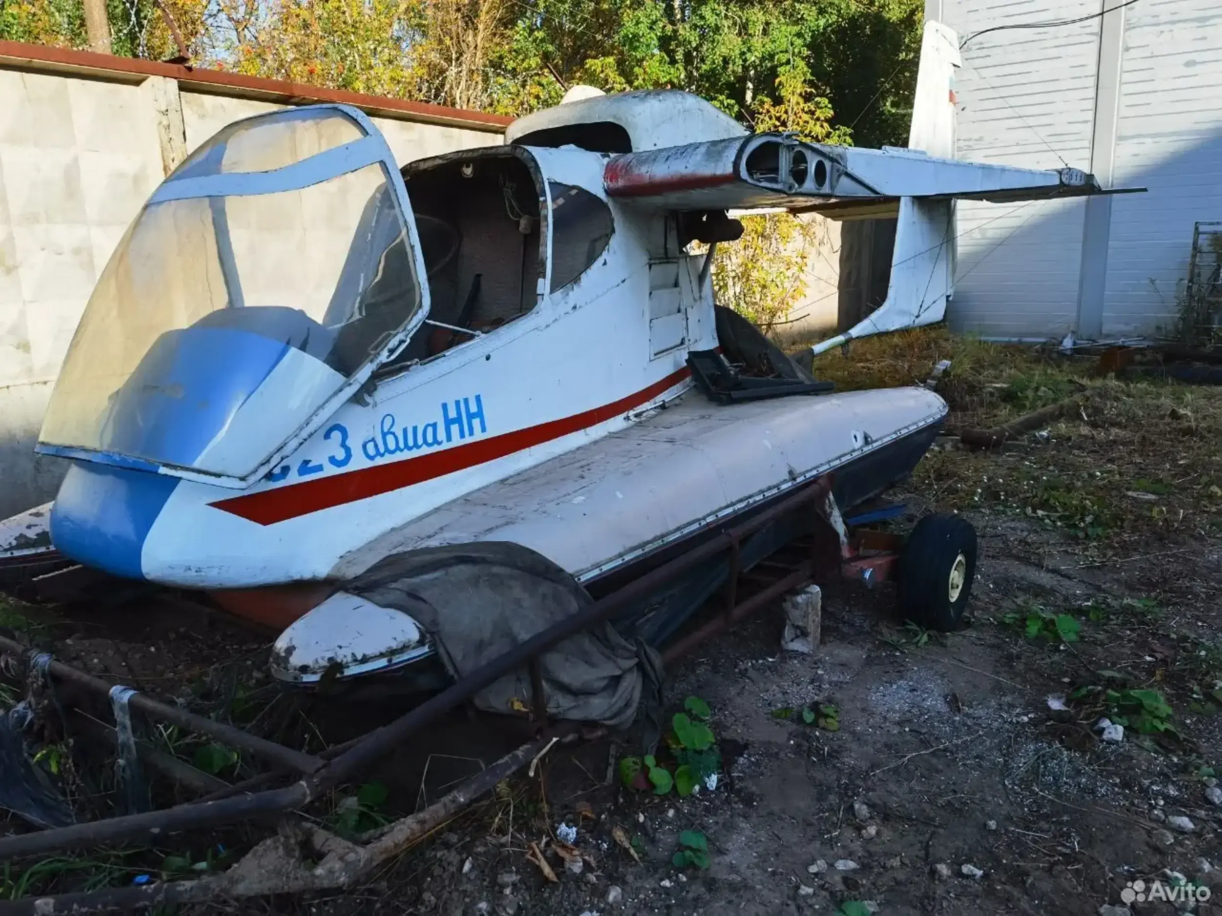 A hovercraft is up for sale for 900 thousand rubles