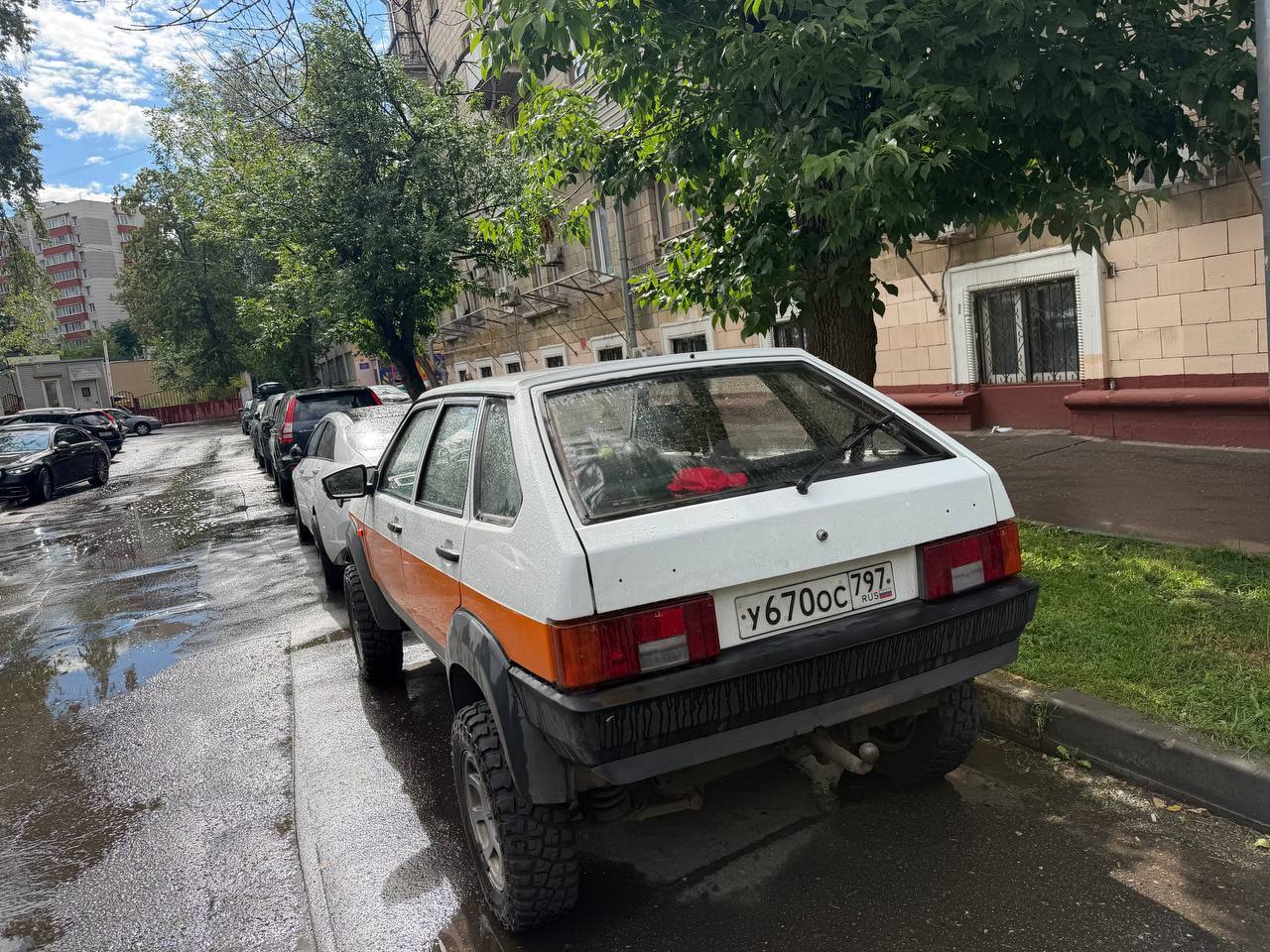 A rare Lada Tarzan was photographed in Moscow