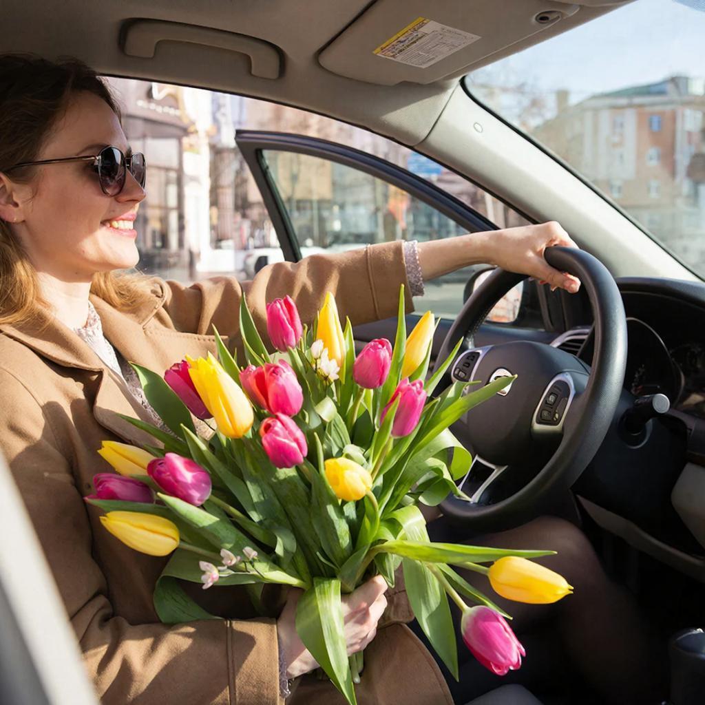 A third of Russian women will not date a man without a car
