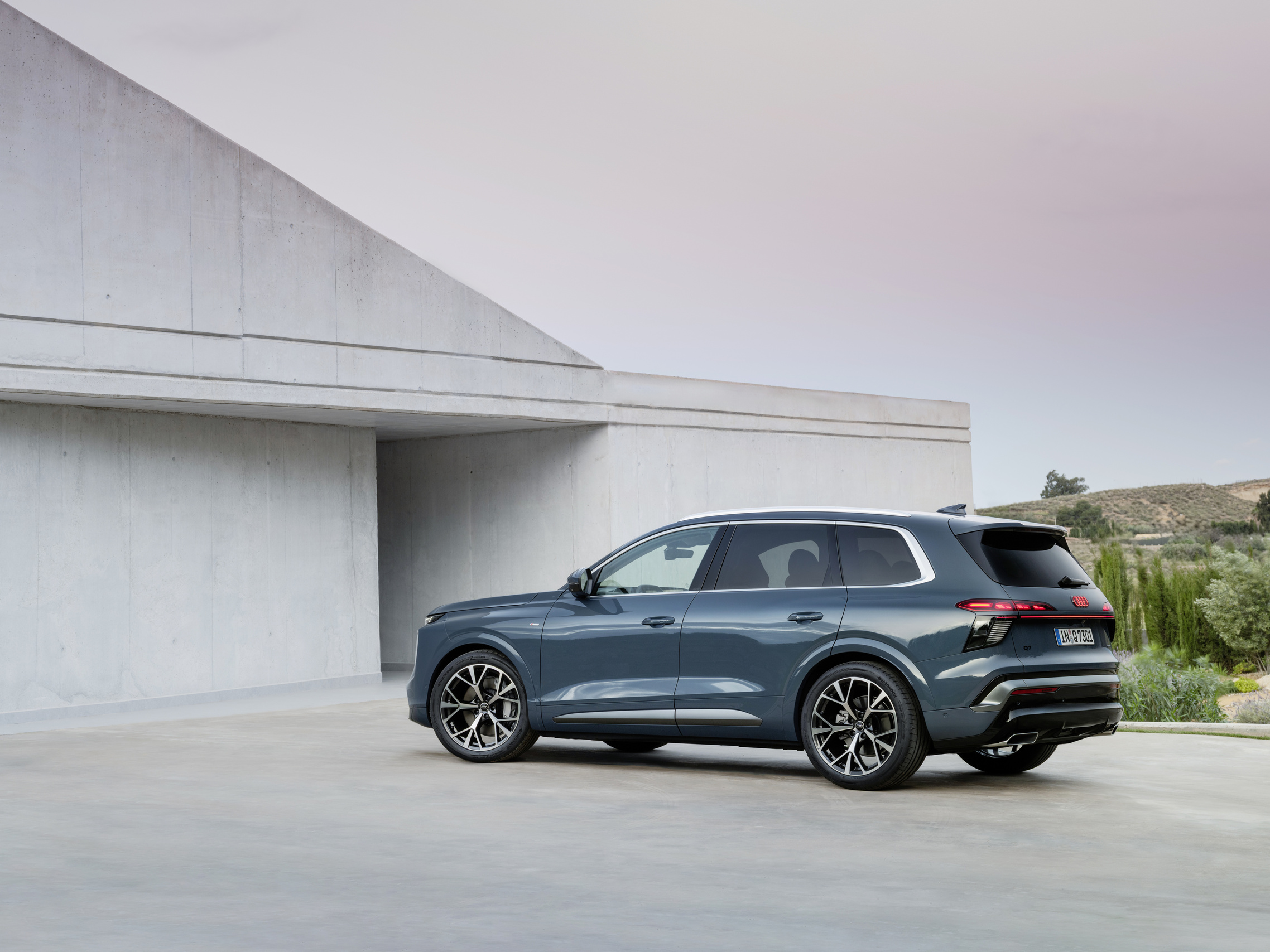 Audi first showed the new generation Q7 crossover