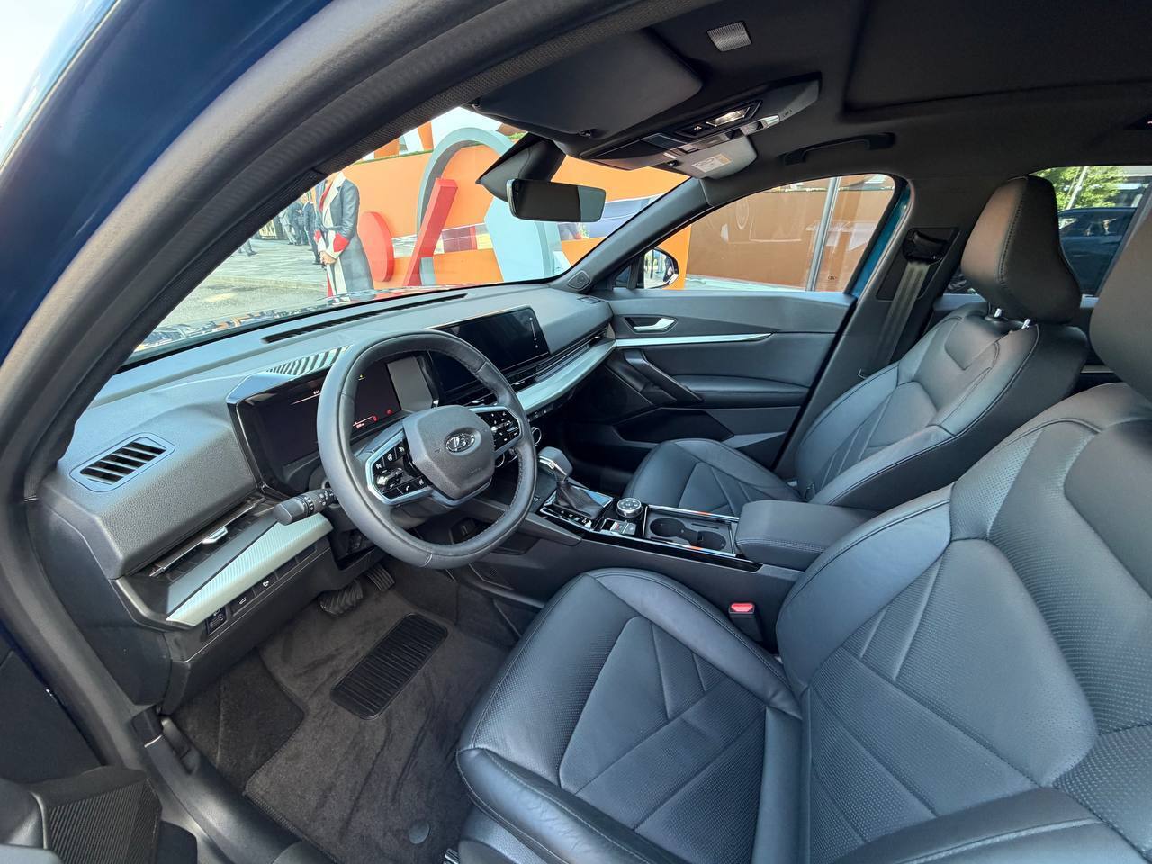 AvtoVAZ presented the interior of the serial Lada Azimut