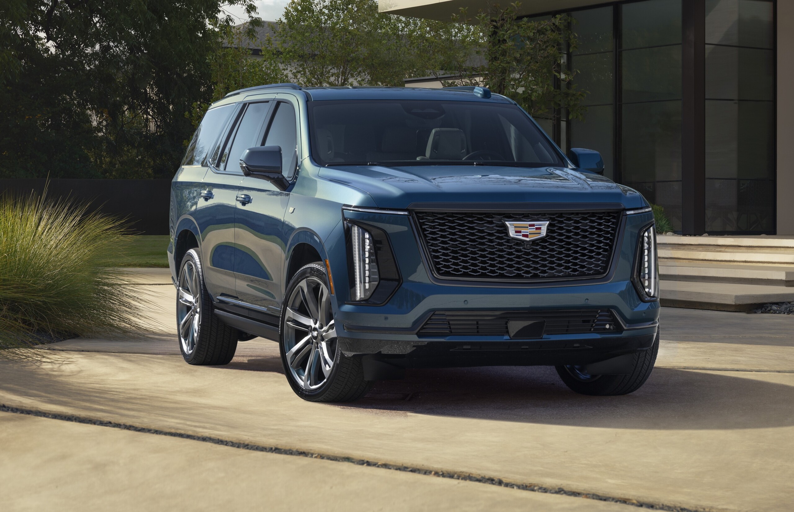“Fortress on wheels”: Cadillac Escalade goes on sale for 42 million rubles