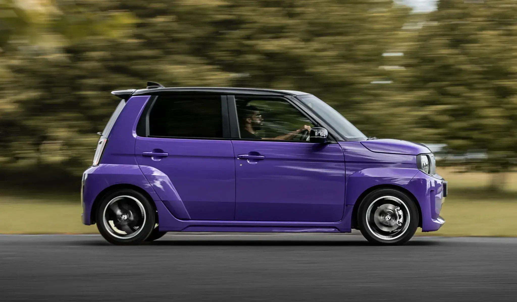 Honda Super-N appeared in Europe for 1.9 million rubles with an acceleration button