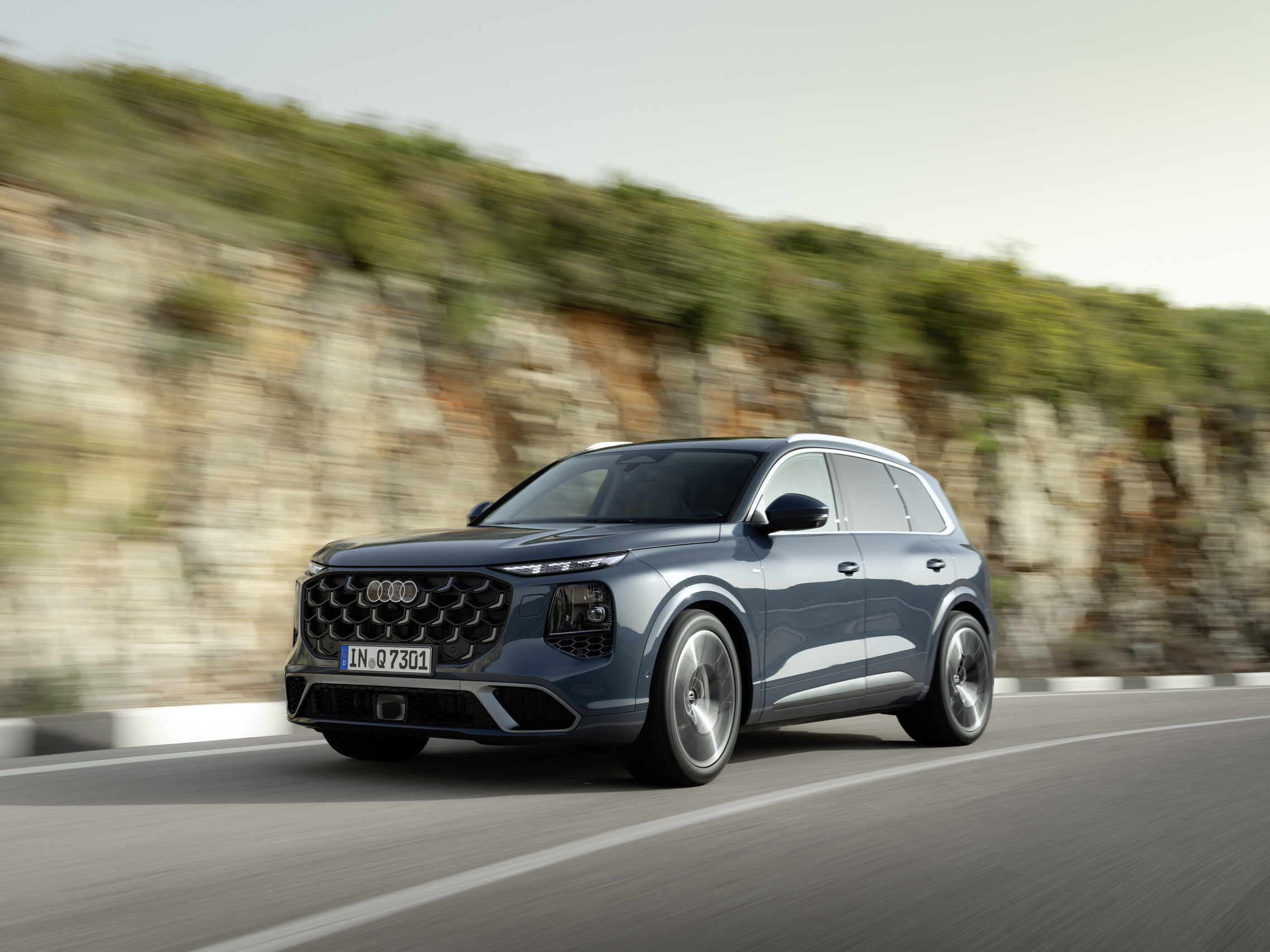Motor magazine listed the features of the third generation Audi Q7