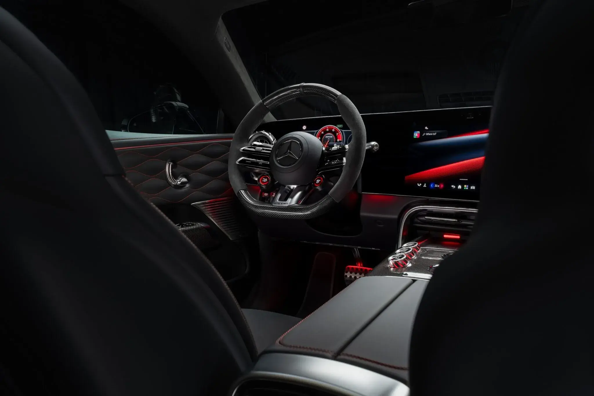 AMG showed the design of an electric SUV with a power of 1153 hp.