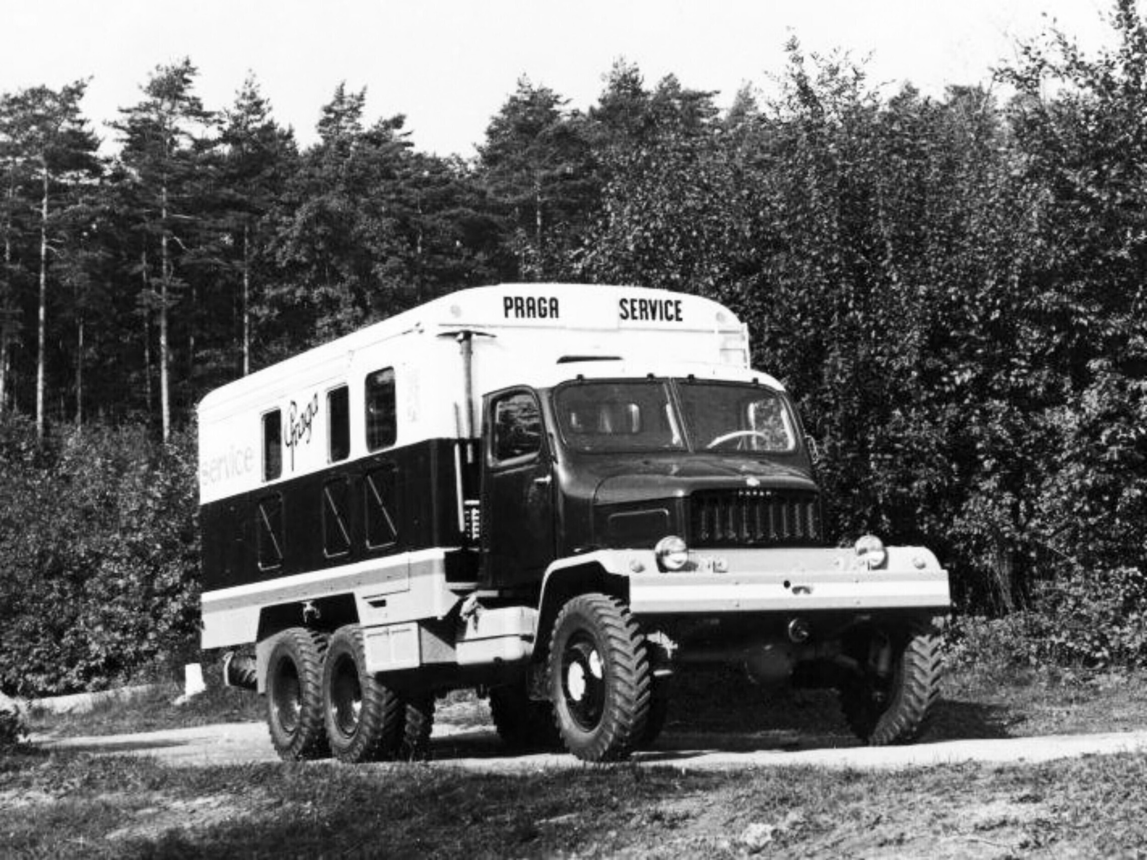 An all-wheel drive truck of the forgotten Praga brand is being sold in Russia