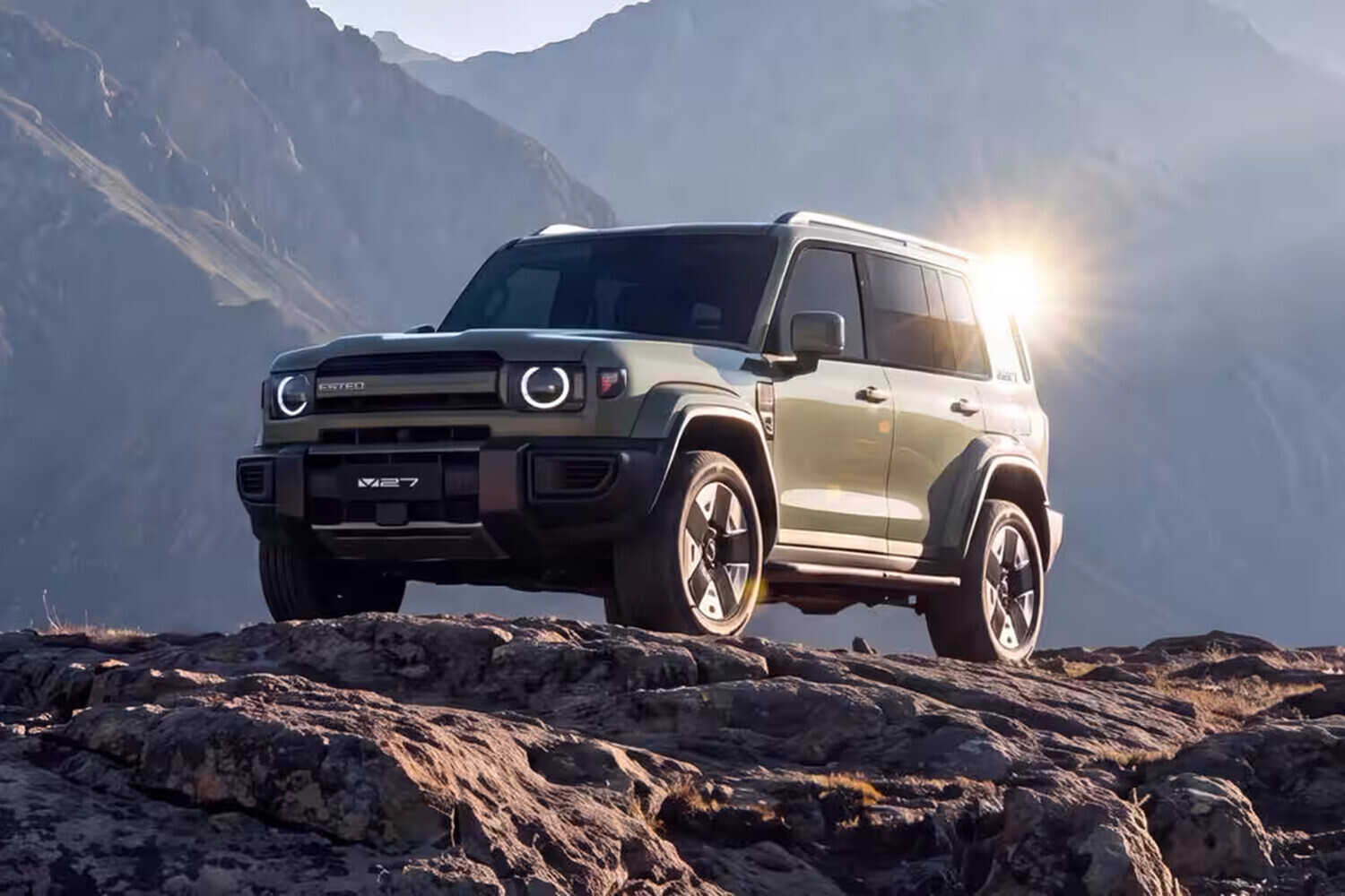 Hybrid crossover Esteo V27 appeared in the Russian Federation for 5.8 million rubles