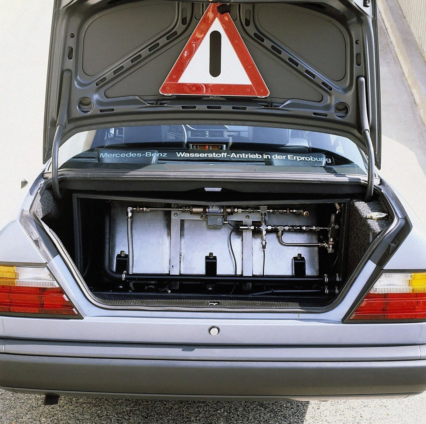Lawyer Voropaev: drivers face a fine for not having a warning triangle