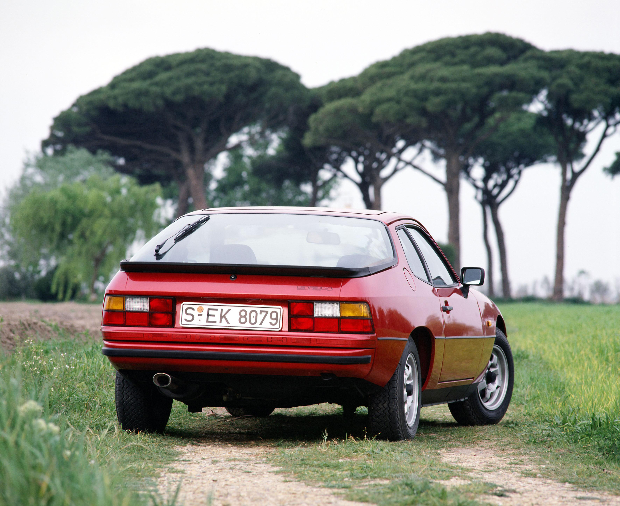 The Belarusian assembled a Porsche 924 in his garage for 10 years